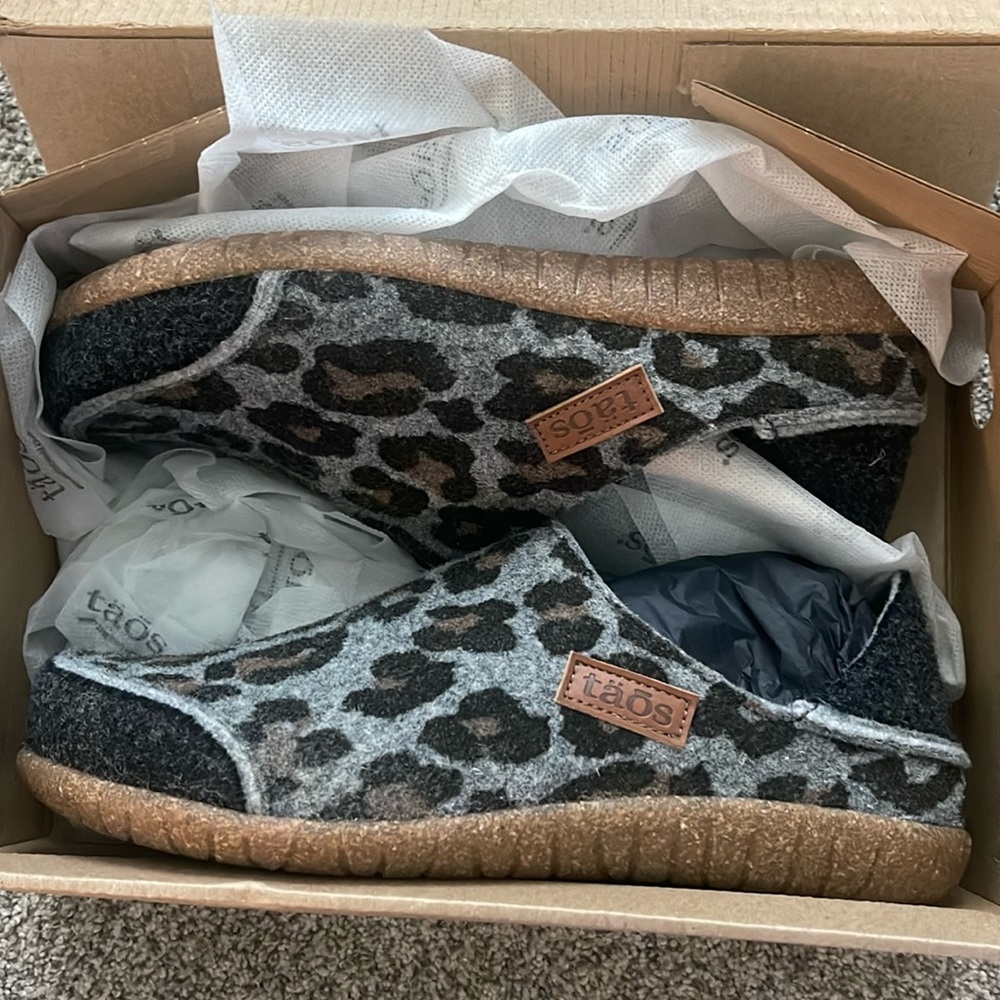 Taos Charcoal Leopard Wool Women’s US Size 9-9.5